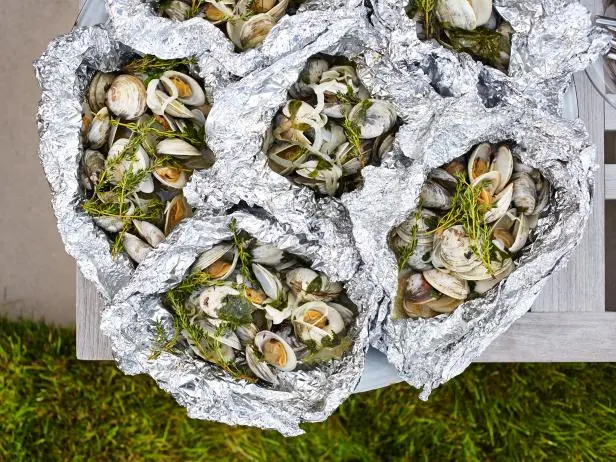 White Wine-Steamed Clams Recipe | Marc Murphy | Food Network
