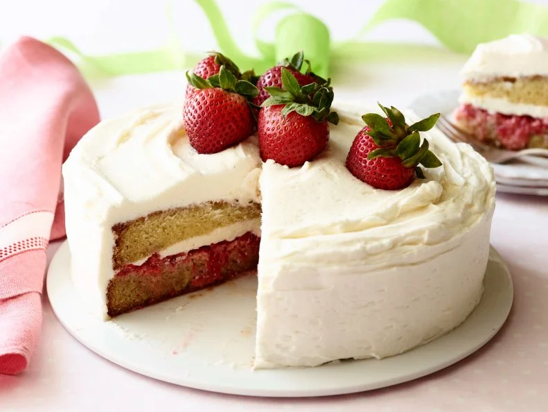 STRAWBERRY SHORTCAKE CAKERee DrummondThe Pioneer Woman/Happy Birthday, PaPaFood NetworkUnsalted Butter, Flour, Cornstarch, Baking Soda, Salt, Sugar, Eggs, Sour Cream, VanillaExtract, Strawberries, Powdered Sugar, Cream Cheese