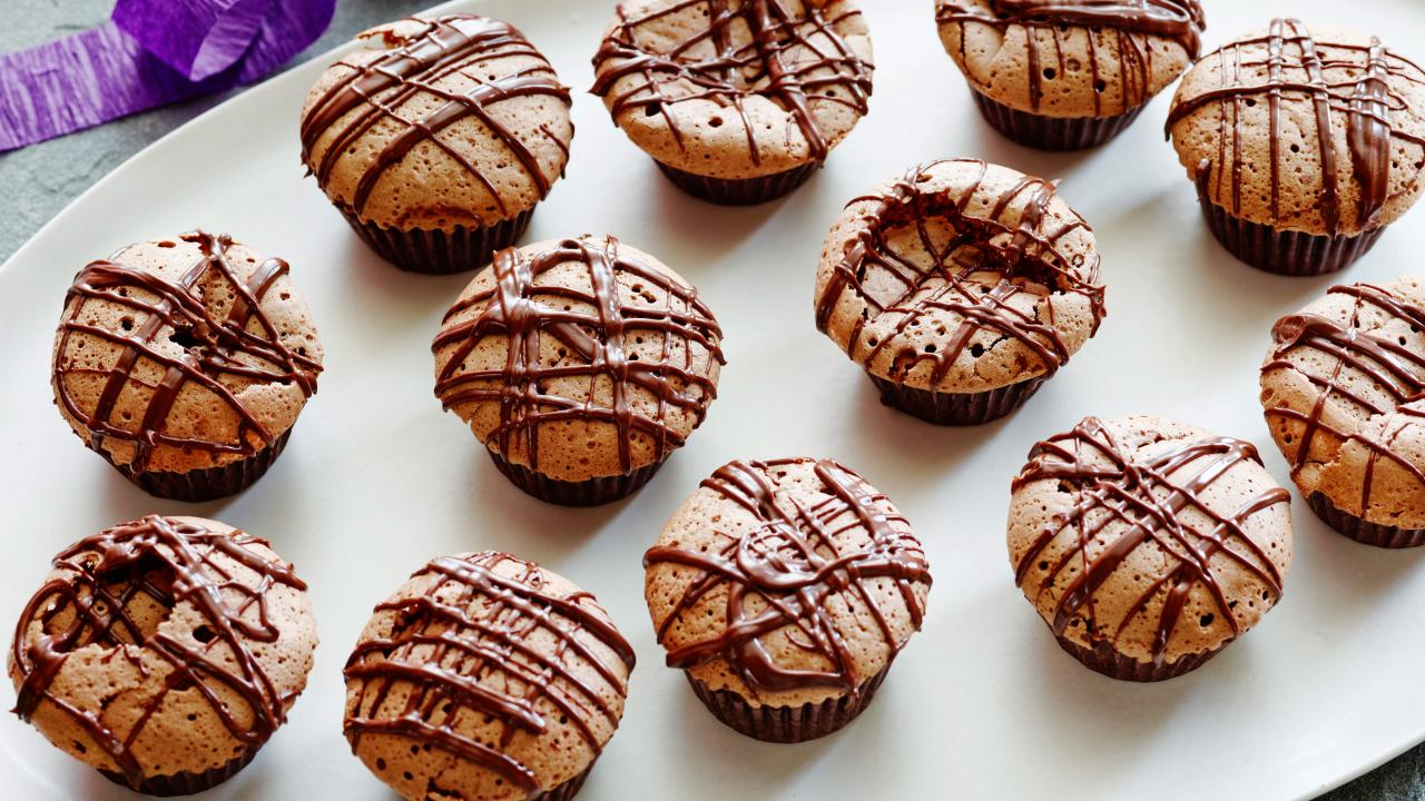 Chocolate Meringue Cupcakes