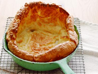 YORKSHIRE PUDDING
Tyler Florence
How to Boil Water/Christmas Made Easy
Food Network
Allpurpose
Flour, Salt, Eggs, Milk, Pan Drippings from Roast Prime Rib