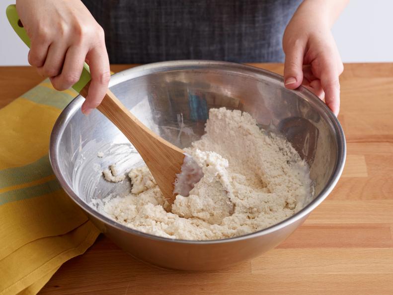 HOW TO MAKE SOUTHERN BISCUITS
Food Network Kitchens
Selfrising
Flour, Baking Soda, Baking Powder, Butter, Salt, Buttermilk