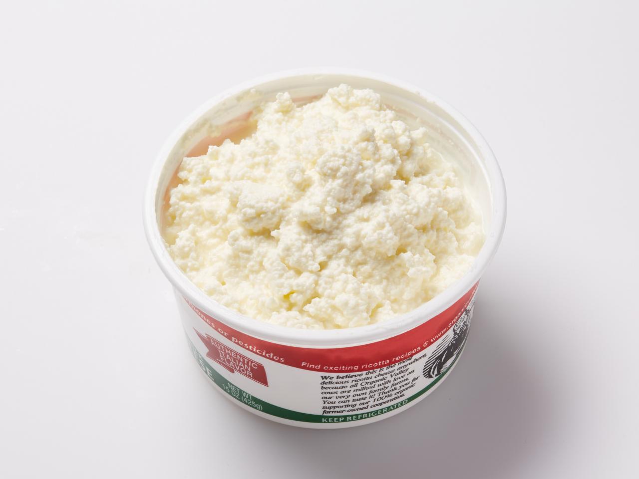 https://food.fnr.sndimg.com/content/dam/images/food/fullset/2014/6/4/0/FN_Ricotta-Cheese-Stock_s4x3.jpg.rend.hgtvcom.1280.960.suffix/1420753435189.jpeg