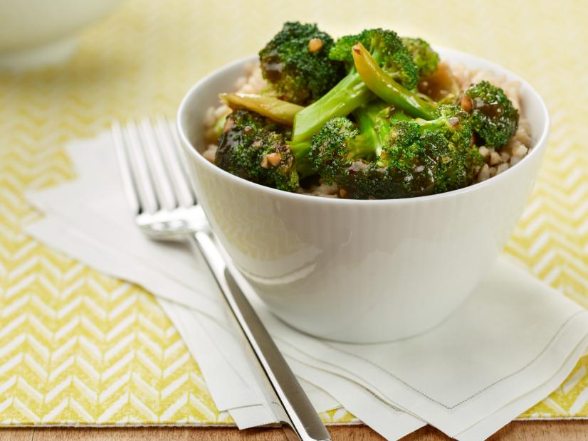 Chef Name: Food Network Kitchen

Full Recipe Name: Simple Broccoli Stir-fry

Talent Recipe: 

FNK Recipe: Food Networks Kitchen’s Simple Broccoli Stir-fry, as seen on Foodnetwork.com

Project: Foodnetwork.com, FN Essentials/Weeknights/Fall/Holidays

Show Name: 

Food Network / Cooking Channel: Food Network