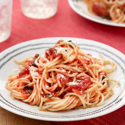 Simple Spaghetti with Tomato Sauce Recipe | Food Network Kitchen | Food  Network