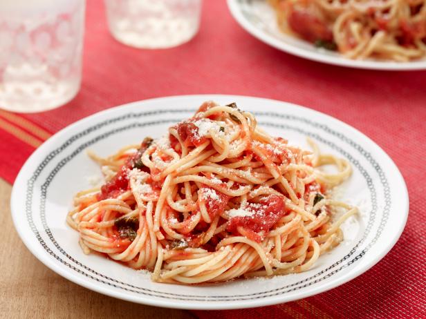 Simple Spaghetti with Tomato Sauce Recipe | Food Network Kitchen | Food  Network