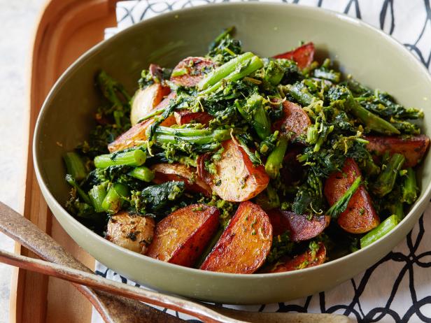 Broccoli Rabe with Paprika Potatoes image