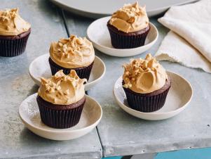 BX0909_Chocolate-Cupcakes-and-Peanut-Butter-Icing_s4x3