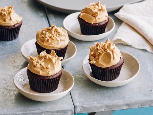 Chocolate Cupcakes and Peanut Butter Icing