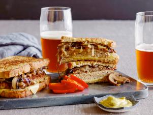 GI0713_Turkey-Burger-Patty-Melts_s4x3