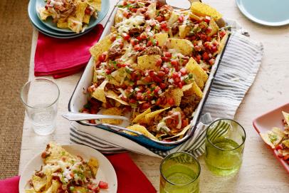 FritoLay Tailgate Meal of the Week: Tostitos Salsa Verde Nachos