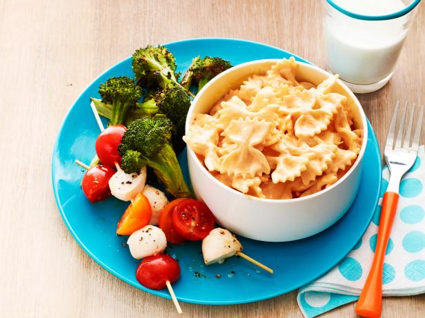 Cheesy Bow Ties with Broccoli and Mozzarella Skewers