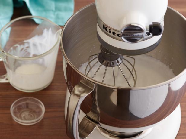 HOW TO MAKE WHIPPED CREAMFood Network KitchensHeavy Cream, Confectioners Sugar