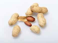 Dried peanuts