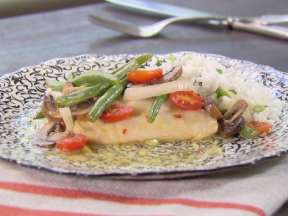 Lemon Citrus Cod with Vegetables Recipe | Trisha Yearwood | Food Network