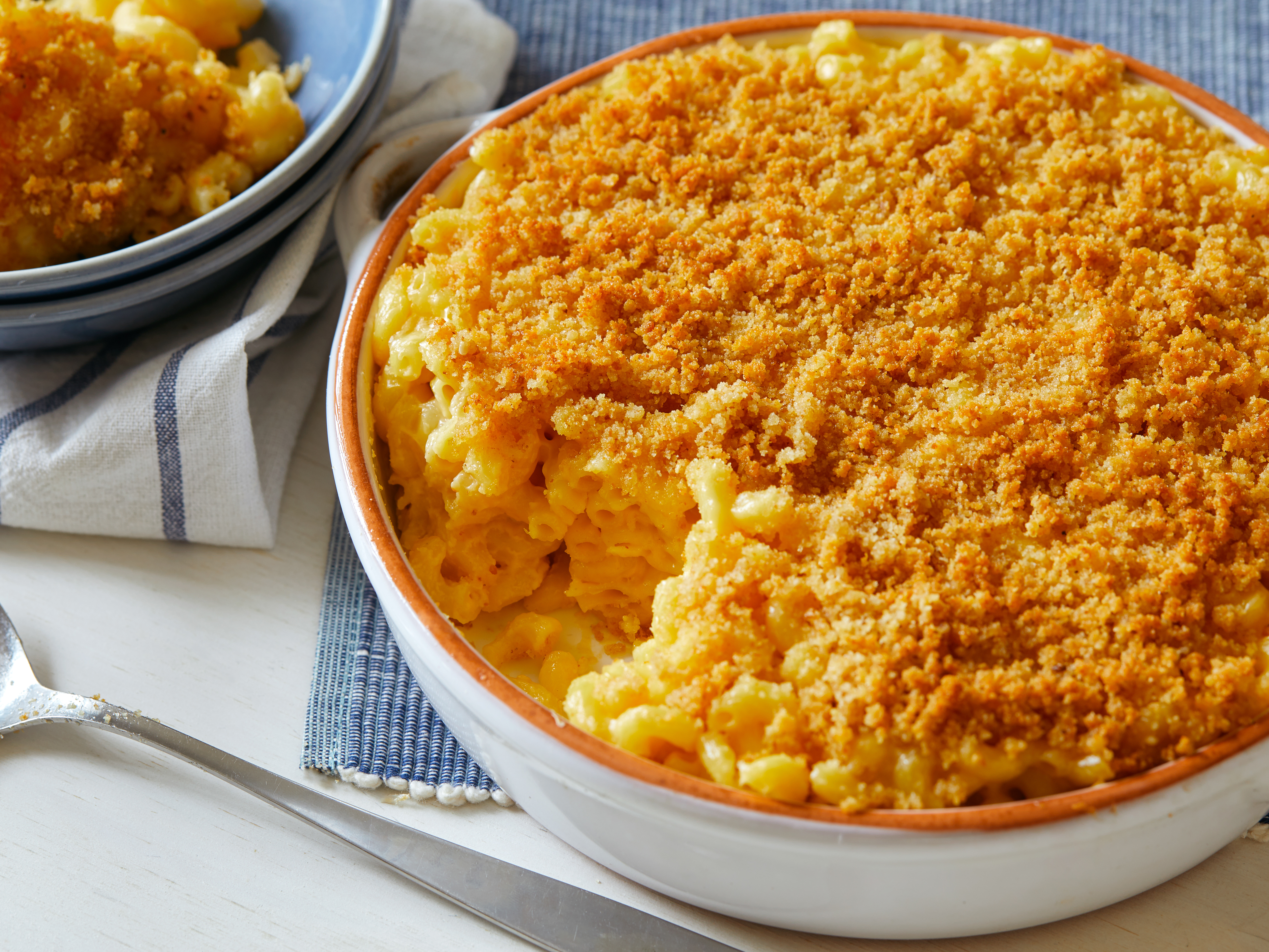 youtube alton brown topping for mac and cheese