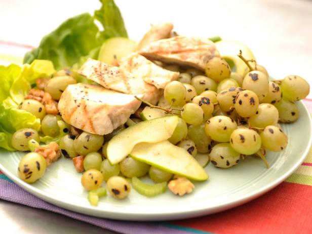 Grilled Grapes and Chicken Salad