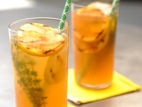 Thyme Lemonade with Grilled Lemon Slices