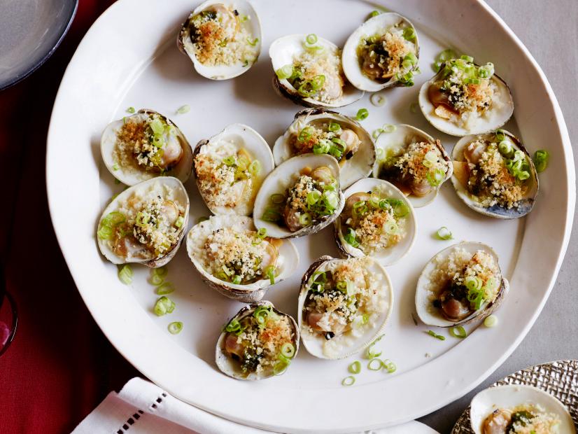 ASIAN CLAMS CASINO
Food Network Kitchen
Food Network
Cornstarch, Littleneck Clams, Vegetable Oil, Scallions, Black Pepper, Garlic, Mirin, Panko
Breadcrumbs