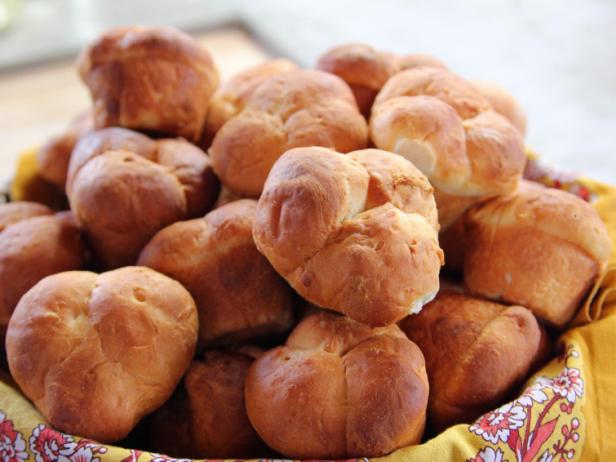 No-Knead Cloverleaf Rolls image