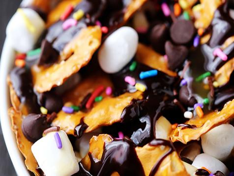 Chocolate Pretzel Crisps Nachos