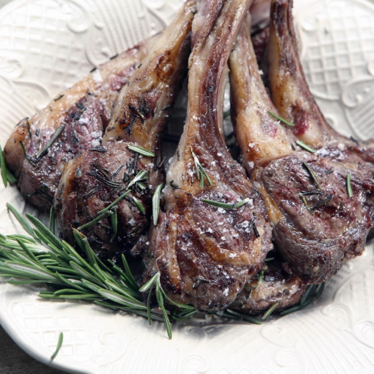 Lamb Chops Recipe (With Garlic and Rosemary)