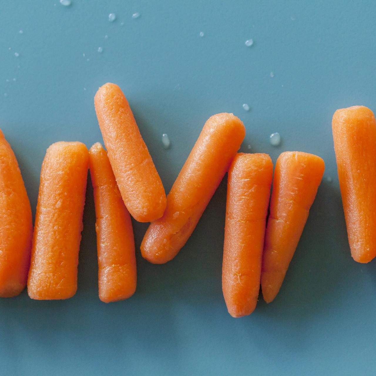 How do shred baby carrots with out shredding your fingers