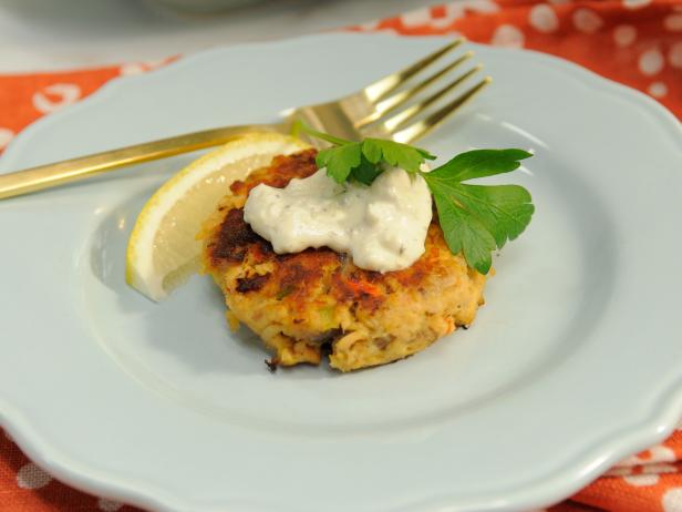 Salmon Cakes with Artichoke Tartar Sauce