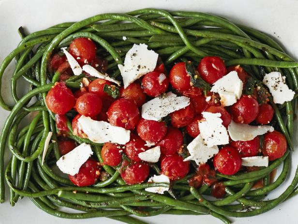 Spaghetti-Style Green Beans Recipe | Katie Lee | Food Network