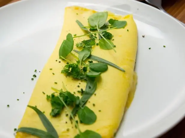 Omelette with Avocado, Bacon and Monterey Jack Recipe | Tyler