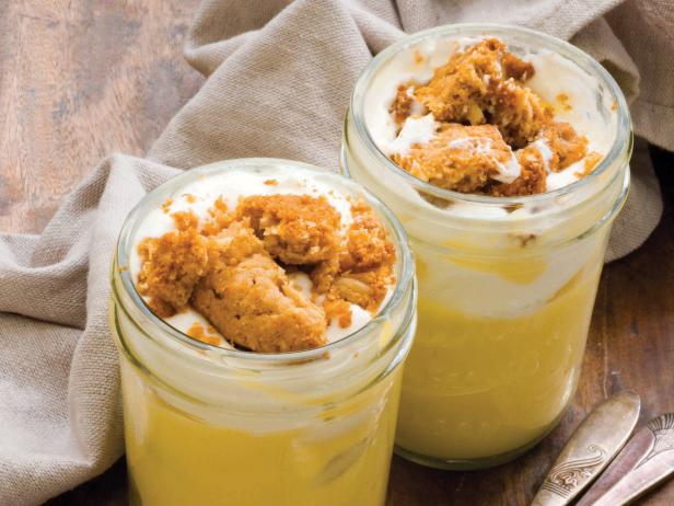 Banana Pudding with Peanut Butter-Oatmeal Cookies