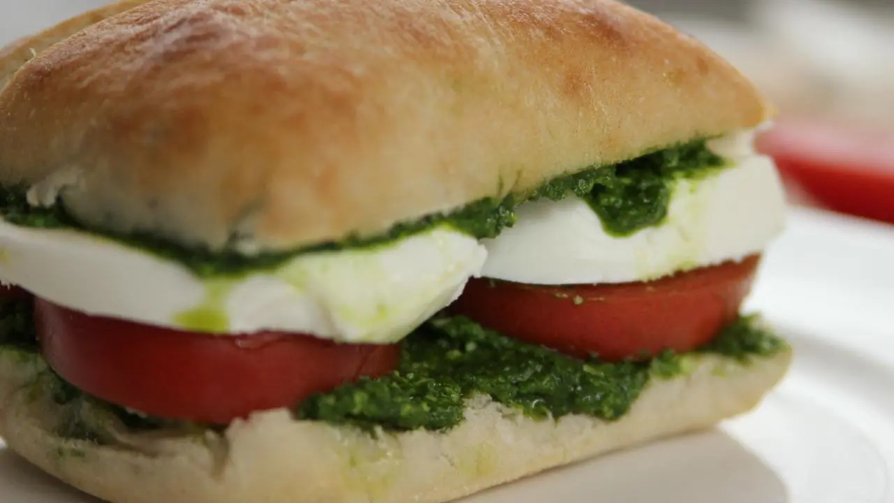 Mozzarella and Pesto Sandwich