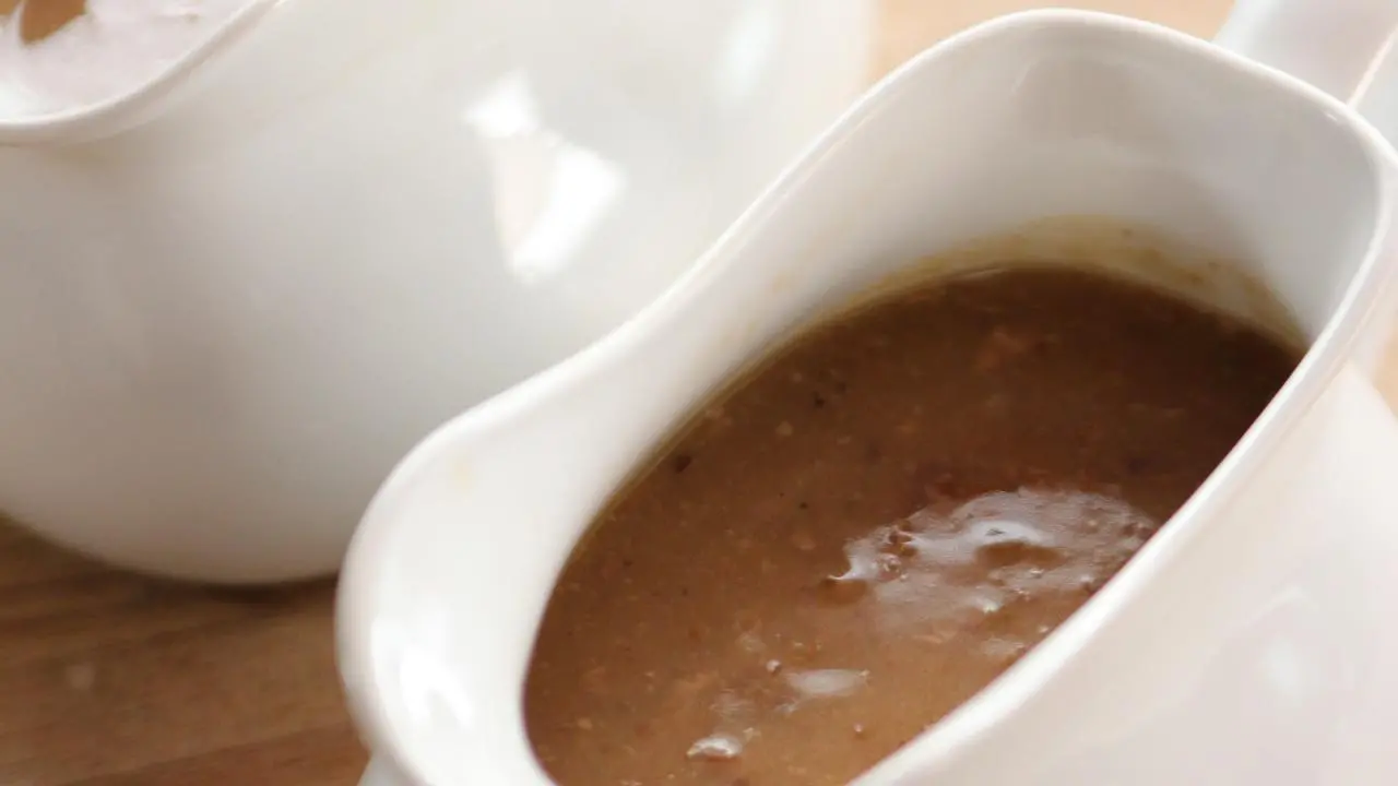 Ree's Maple-Whiskey Gravy