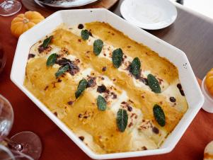 HN0103_Creamy-Pumpkin-Lasagna-Rolls_s4x3