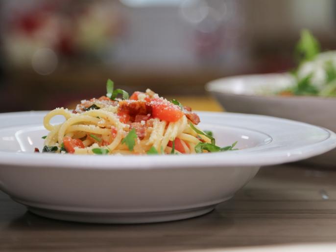 Pasta with Bacon and Tomatoes Recipe Valerie Bertinelli Food Network