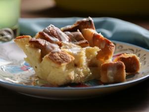 VB0211H_Limoncello-Challah-Bread-Pudding_s4x3