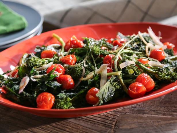Image of Tomatoes and broccoli rabe
