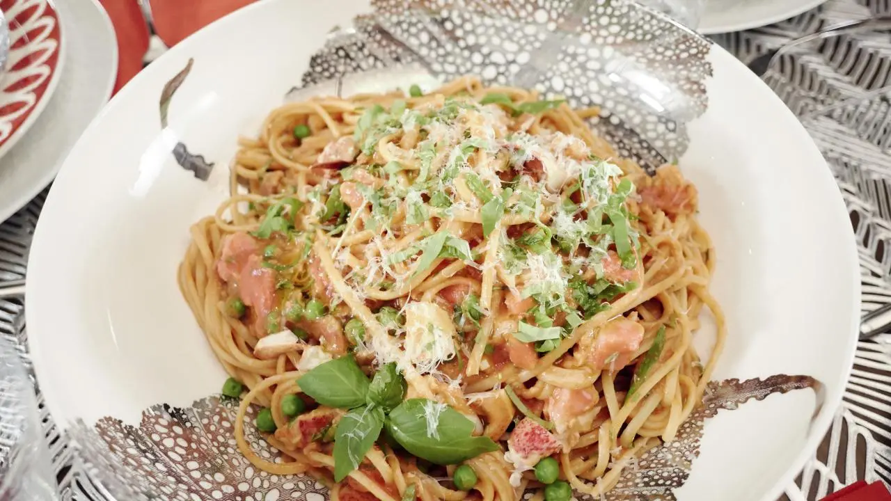 Creamy Lobster Linguine