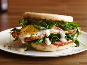 FNK_Hangover-Eggs-Benedict-Sandwich_s4x3