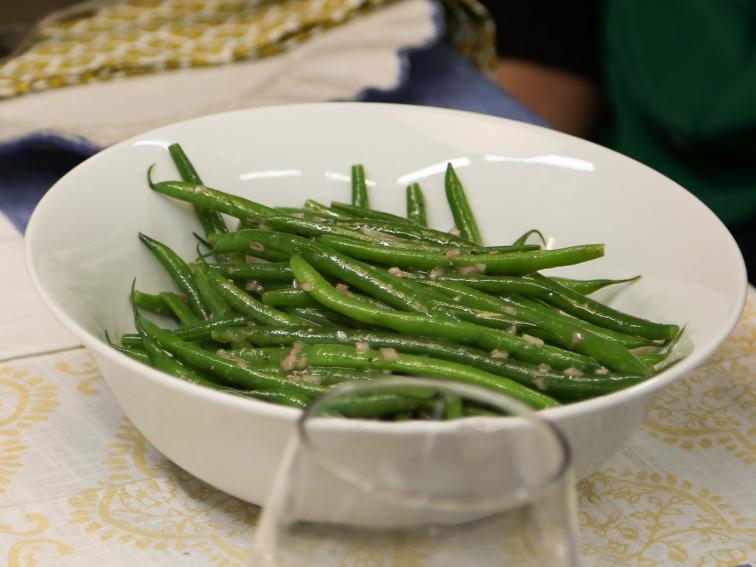 Toms Green Beans With Shallots Recipe Valerie Bertinelli Food Network