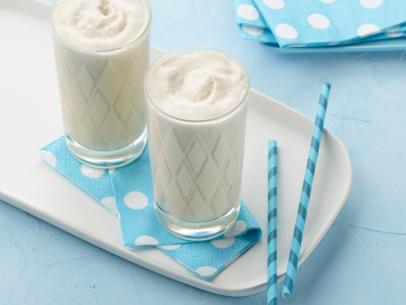 Trisha Yearwood's Peanut Butter and Banana Smoothie for the Get Glam Awards Day episode of Trisha's Southern Kitchen, as seen on Food Network.