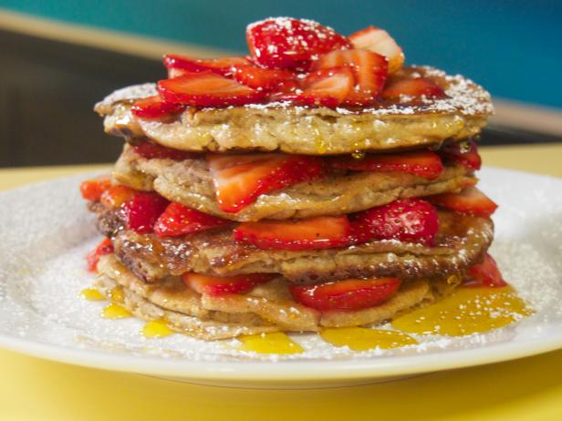 Gluten-Free Strawberry Banana Pancakes