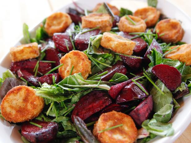 Roasted Beet and Goat Cheese Salad image