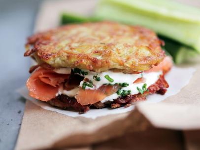 https://food.fnr.sndimg.com/content/dam/images/food/fullset/2015/12/8/0/fnd_chopped-junior-potato-pancake-salmon_s4x3.jpg.rend.hgtvcom.406.305.suffix/1449587011698.jpeg