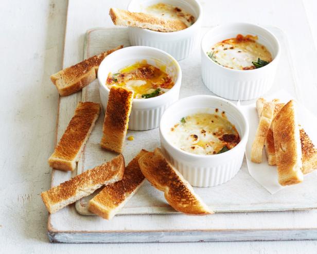 Baked Eggs with Chorizo and Cream_image