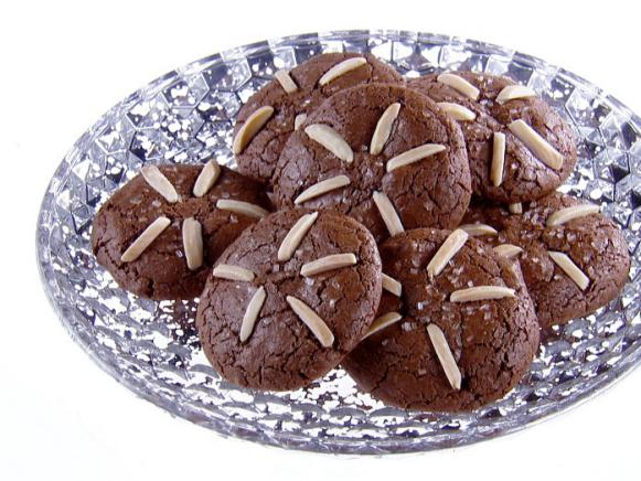 Chocolate Amaretti Cookies Recipe | Giada De Laurentiis | Food Network