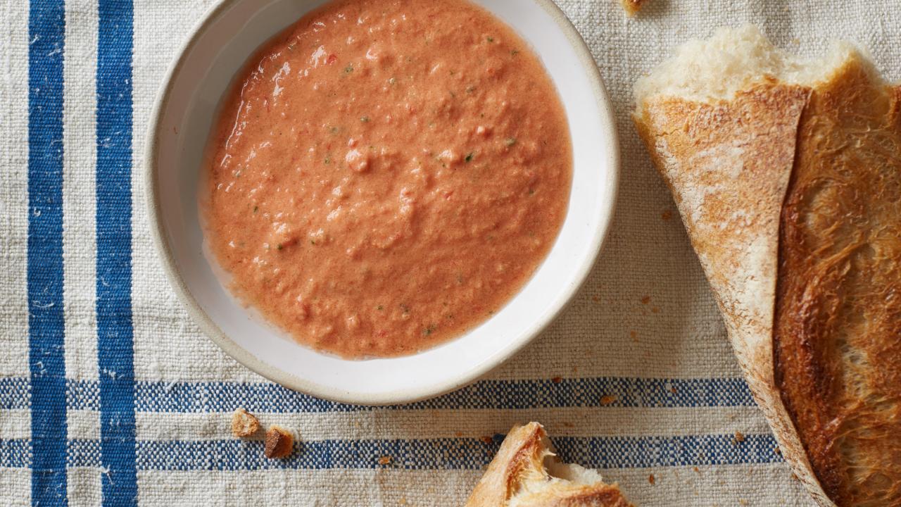 You Can Now Get Unlimited Dipping Sauces at Olive Garden, FN Dish -  Behind-the-Scenes, Food Trends, and Best Recipes : Food Network