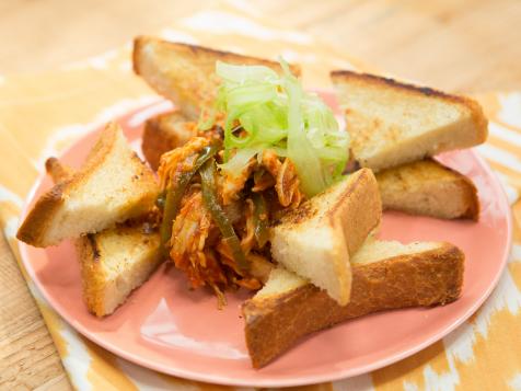 Sunny's BBQ Buffalo Chicken on Texas Toast