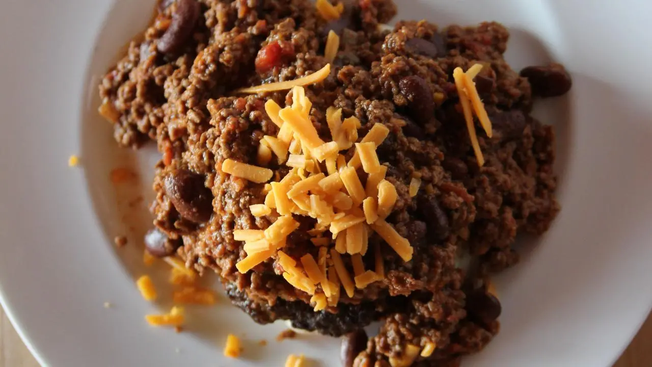 Ree's Chili Cheeseburgers