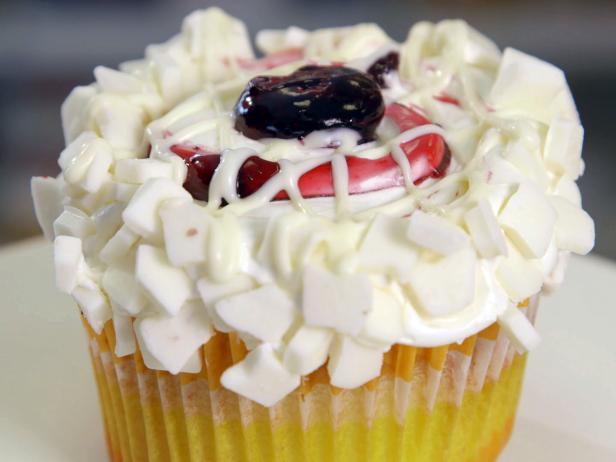 Simona's Bakery | Restaurants : Food Network | Food Network