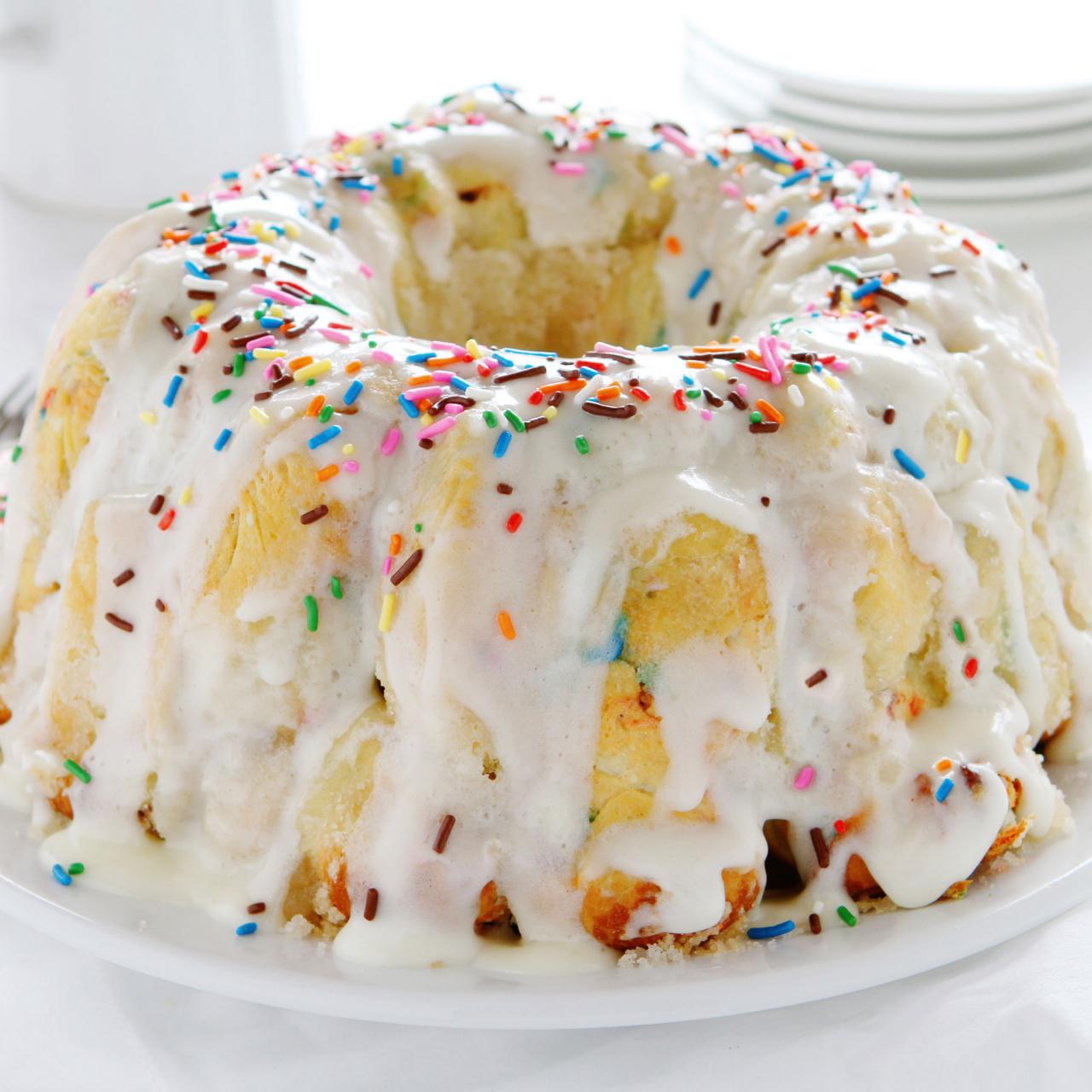 https://food.fnr.sndimg.com/content/dam/images/food/fullset/2015/5/14/2/fnd_confetti-monkey-bread-1.jpg.rend.hgtvcom.1280.1280.suffix/1431635555903.jpeg